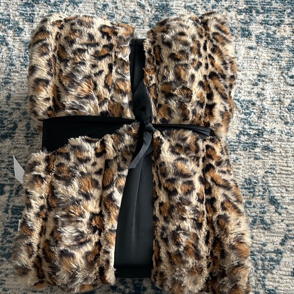 Members Mark faux fur throw - Picture 2 of 3